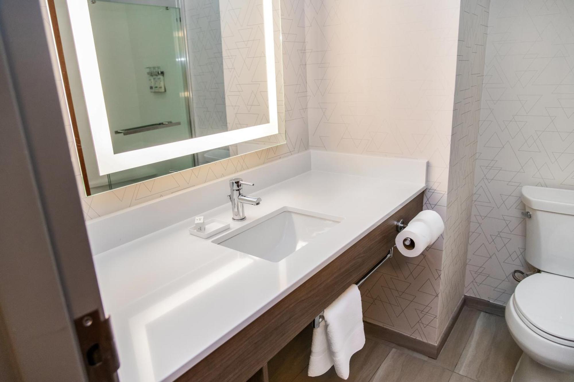 Hotel Express & Pittsburgh-south Side By Ihg